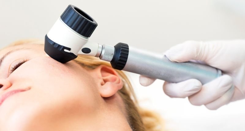 Curso de Cosmética y Dermofarmacia, Curso en Cosmética y Dermofarmacia, preparación profesional, cursos profesionales, Cosmética y Dermofarmacia, cosmética, estética de la piel, bienestar de la piel, productos dermatológicos y cosméticos, cuidado de la piel, tratamiento de enfermedades de la piel, dermofarmacia, farmacéuticos, dermatología, ISEIE, Institución Superior Estudios Innovadores Europeos