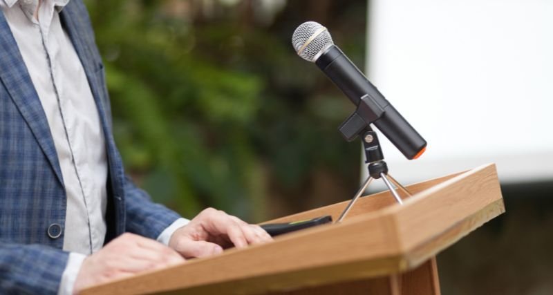 curso-oratoria-hablar-en-publico-iseie