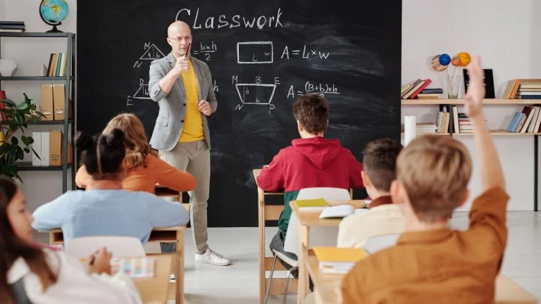ISEIE-que es el liderazgo educativo