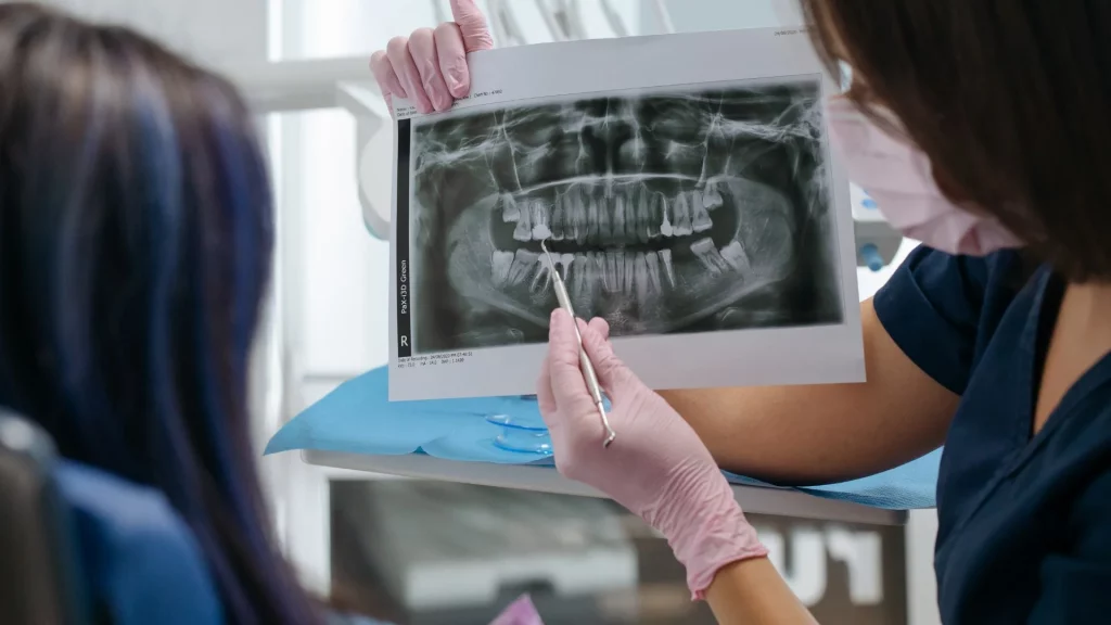 iseie, restauración y reposición de tejidos duros, recursos digitales, planificación y ejecución quirúrgica y protésica, odontología, Máster en Odontología Restauradora