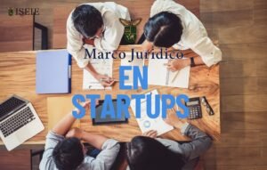 Emprendedores analizando el marco jurídico de startups en España