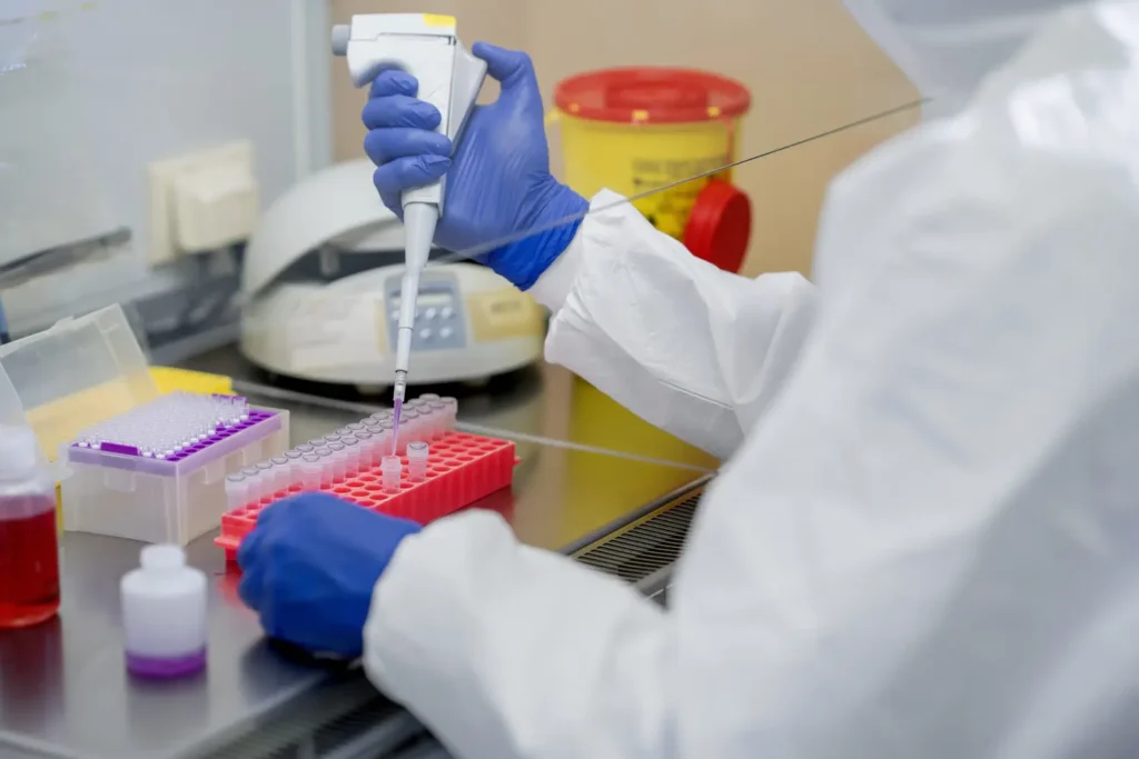 Curso de Análisis e Identificación de Microplásticos en Laboratorio 3