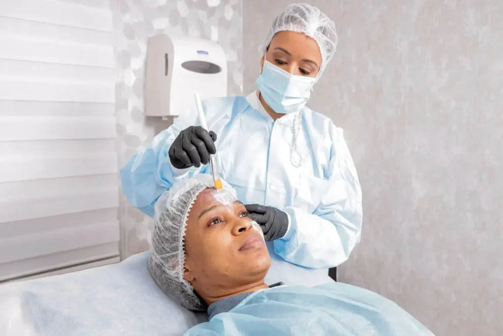 Máster en Enfermería en Peelings, Microneedling y Procedimientos Dermoestéticos Máster en Enfermería en Peelings, Microneedling y Procedimientos Dermoestéticos 1