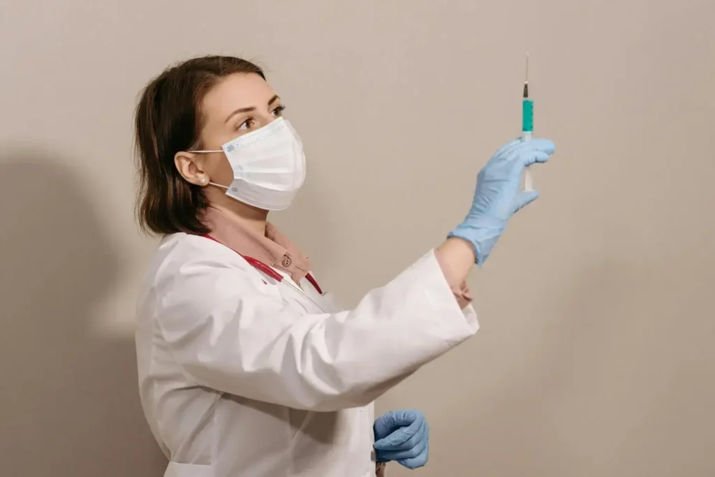 Máster en Enfermería en Injectables Apoyo Seguridad Preparación y Seguimiento cursos universitarios, masteres online, iseie